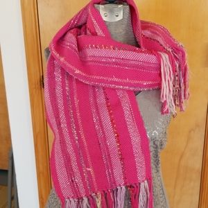 Hand woven scarf Pinkas